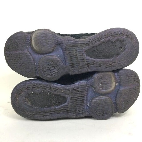 Athletic_Shoes